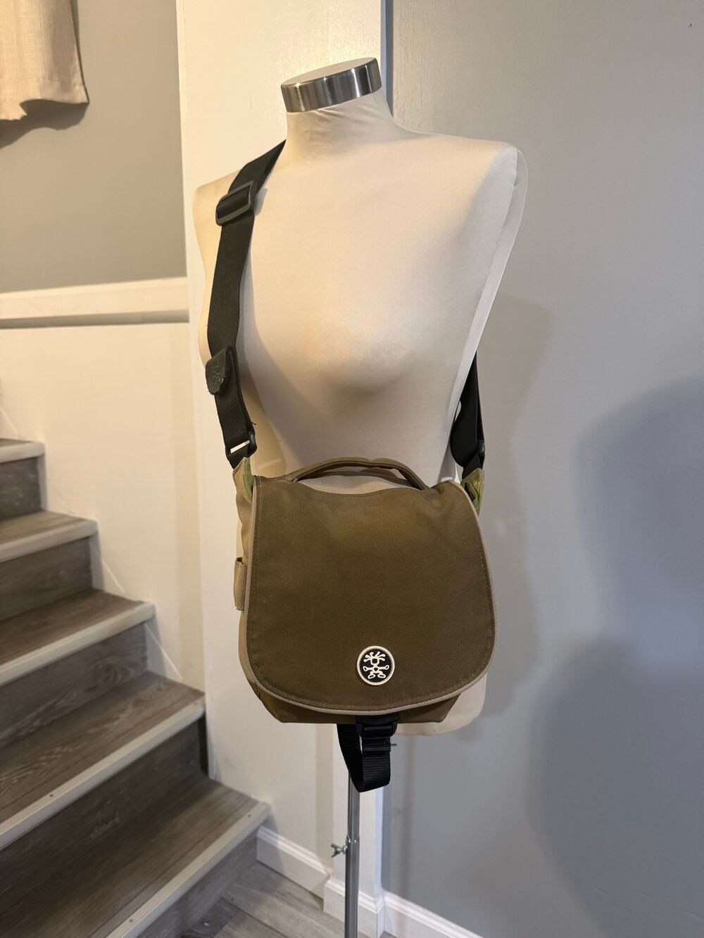 Crumpler The Four Million Dollar Home Camera Bag Olive Green Brown Messenger